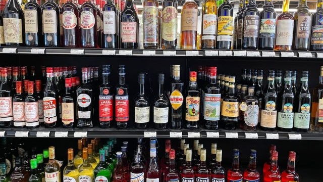LIQUOR STORE