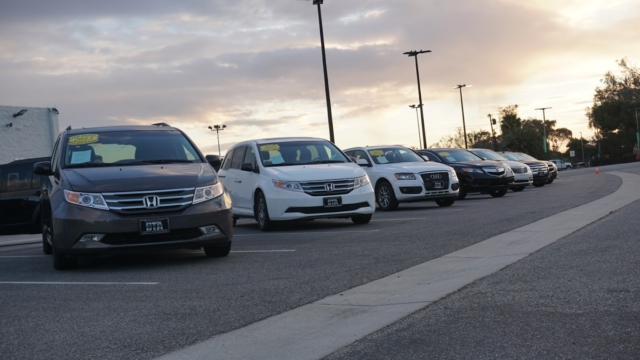 USED CAR DEALER